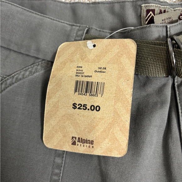 NWT Alpine Design Outdoor Hiking Cargo Shorts Green/Grey‎ Size 38 - Picture 6 of 7